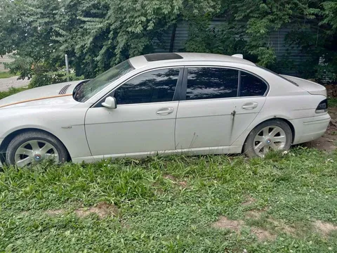 2006 BMW 7 Series 750Li Sedan 4D