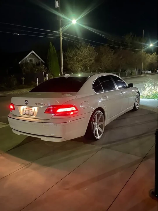 2006 BMW E65/E66 750i & 760i Sedan - Image 6 of 12