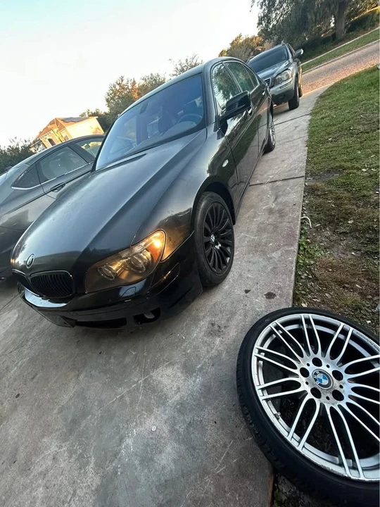 2006 BMW E65/E66 750i & 760i Sedan - Image 2 of 9