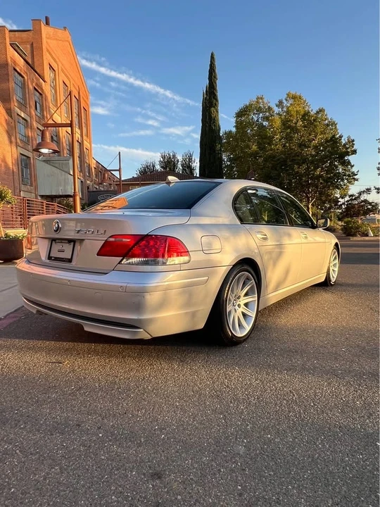 2006 BMW E65/E66 750i & 760i Sedan - Image 4 of 16