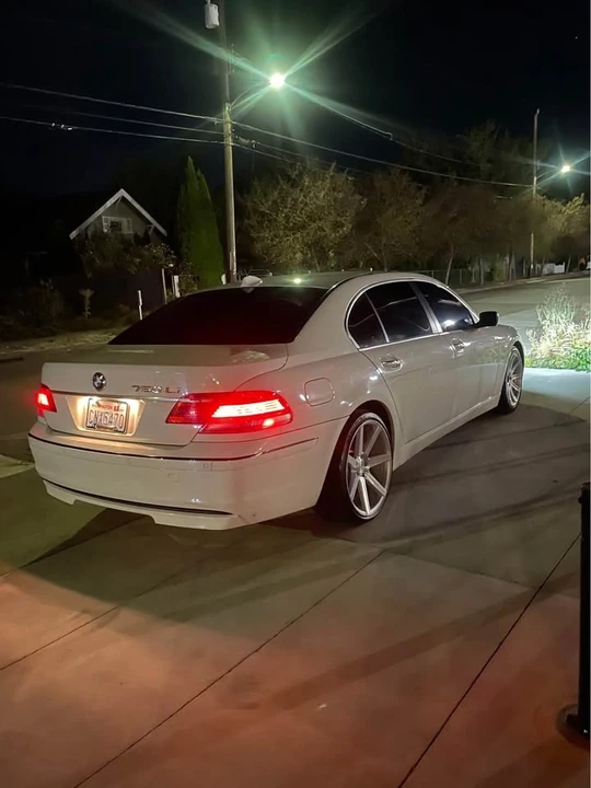 2006 BMW E65/E66 750i & 760i Sedan - Image 5 of 10