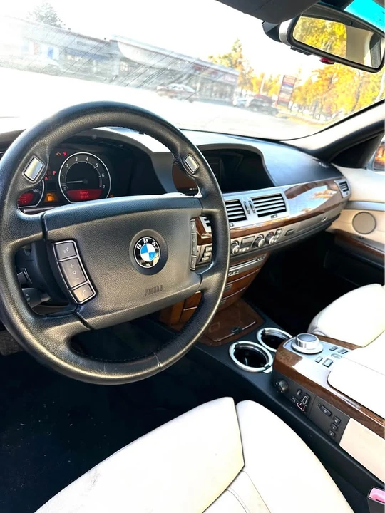 2006 BMW E65/E66 750i & 760i Sedan - Image 8 of 9