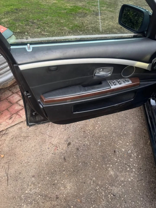 2006 BMW E65/E66 750i & 760i Sedan - Image 5 of 12