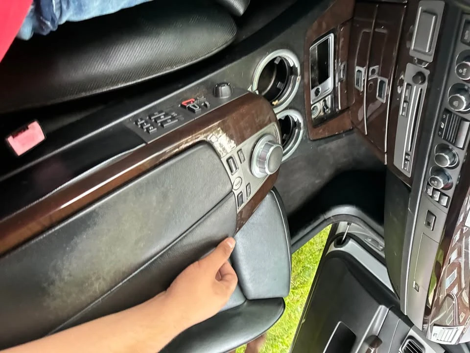 2006 BMW E65/E66 750i & 760i Sedan - Image 3 of 8
