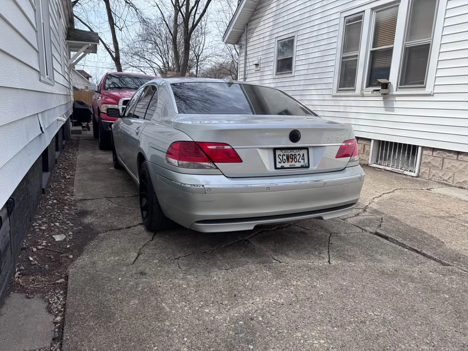 2006 BMW E65/E66 750i & 760i Sedan - Image 4 of 10