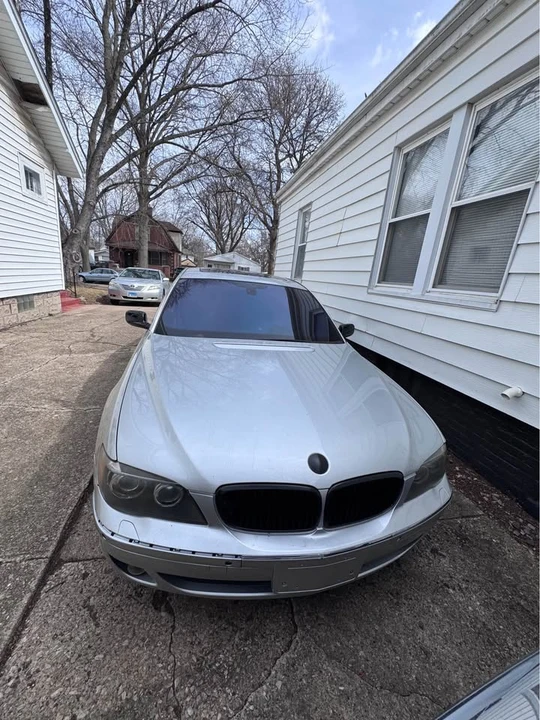 2006 BMW E65/E66 750i & 760i Sedan - Image 2 of 10