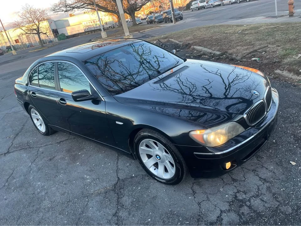 2006 BMW E65/E66 750i & 760i Sedan - Image 2 of 4