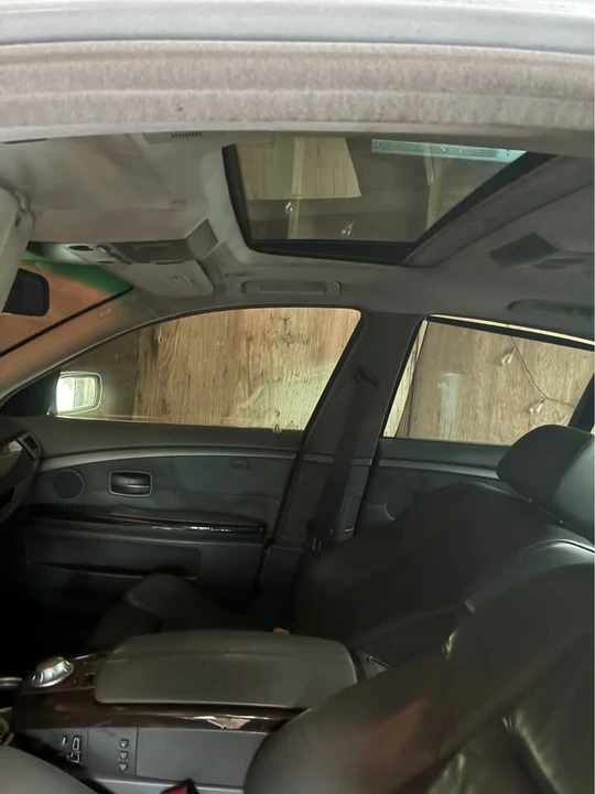 2006 BMW E65/E66 750i & 760i Sedan - Image 4 of 5