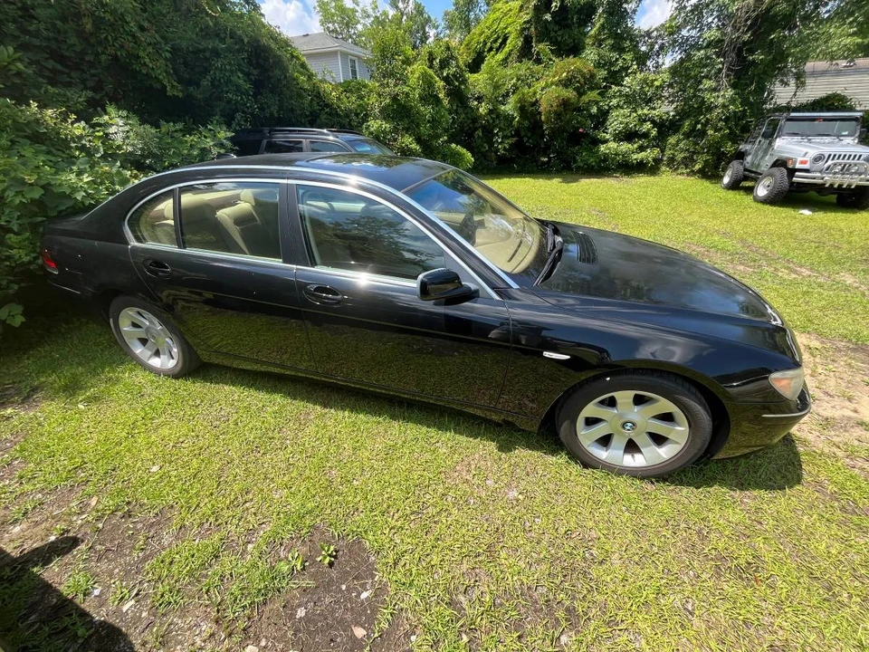 2006 BMW E65/E66 750i & 760i Sedan - Image 2 of 10