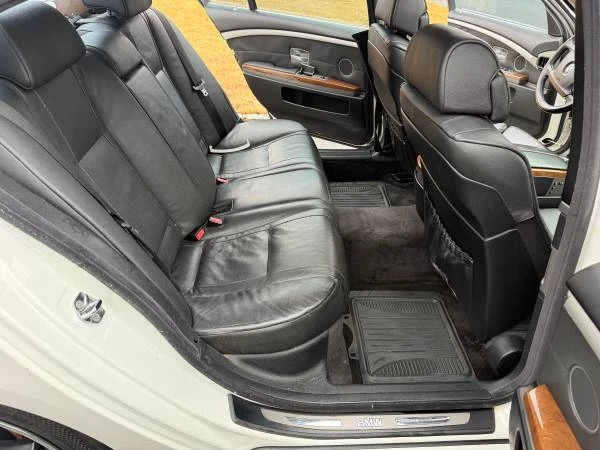 2006 BMW E65/E66 750i & 760i Sedan - Image 9 of 10