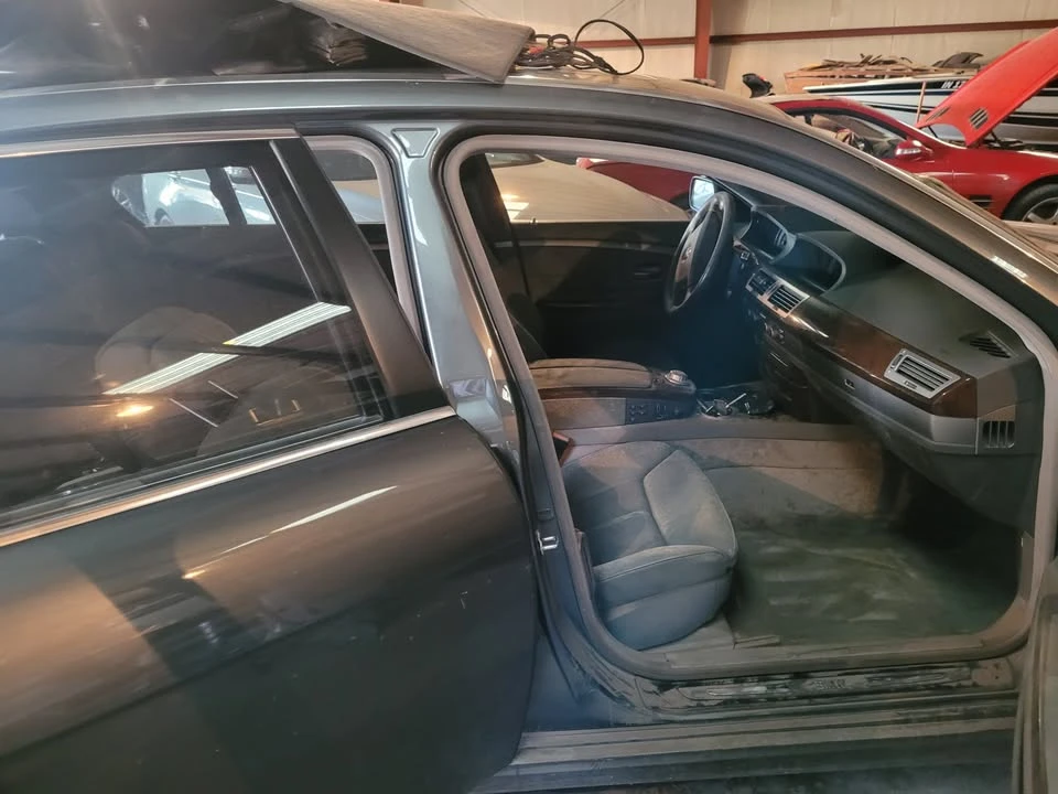 2006 BMW E65/E66 750i & 760i Sedan - Image 2 of 3