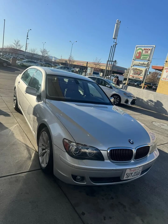 2006 BMW E65/E66 750i & 760i Sedan - Image 3 of 4