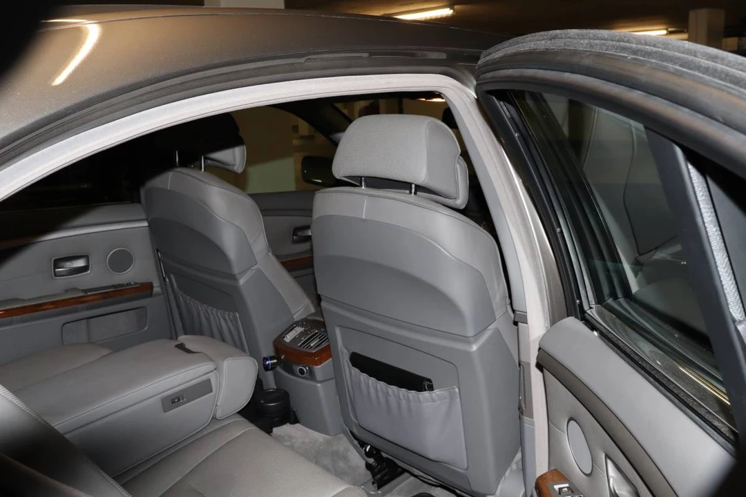 2009 BMW E65/E66 750i & 760i Sedan - Image 11 of 18