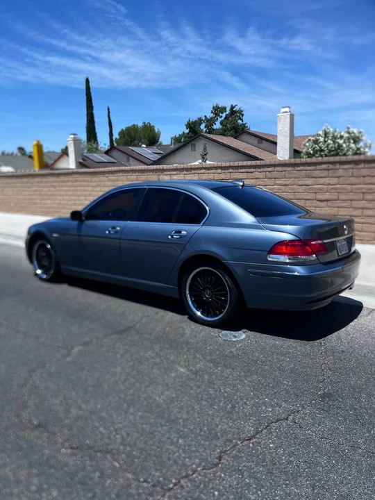 2006 BMW E65/E66 750i & 760i Sedan - Image 2 of 6