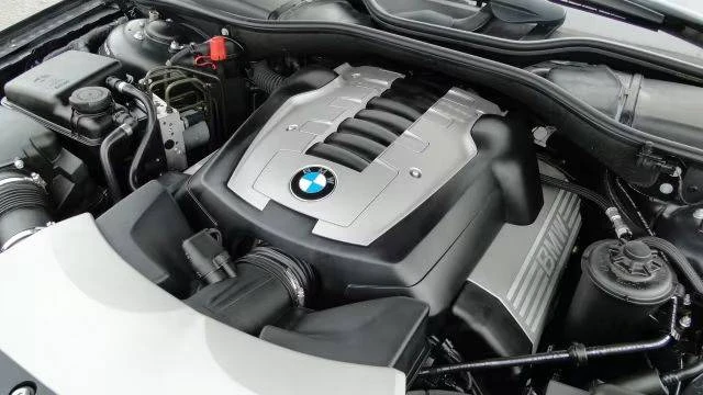 2009 BMW E65/E66 750i & 760i Sedan - Image 17 of 18