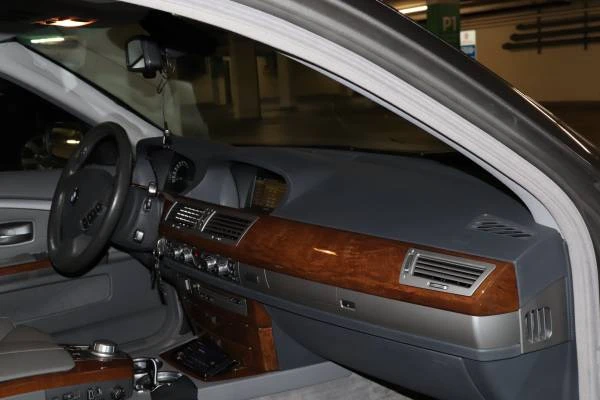 2006 BMW E65/E66 750i & 760i Sedan - Image 14 of 18