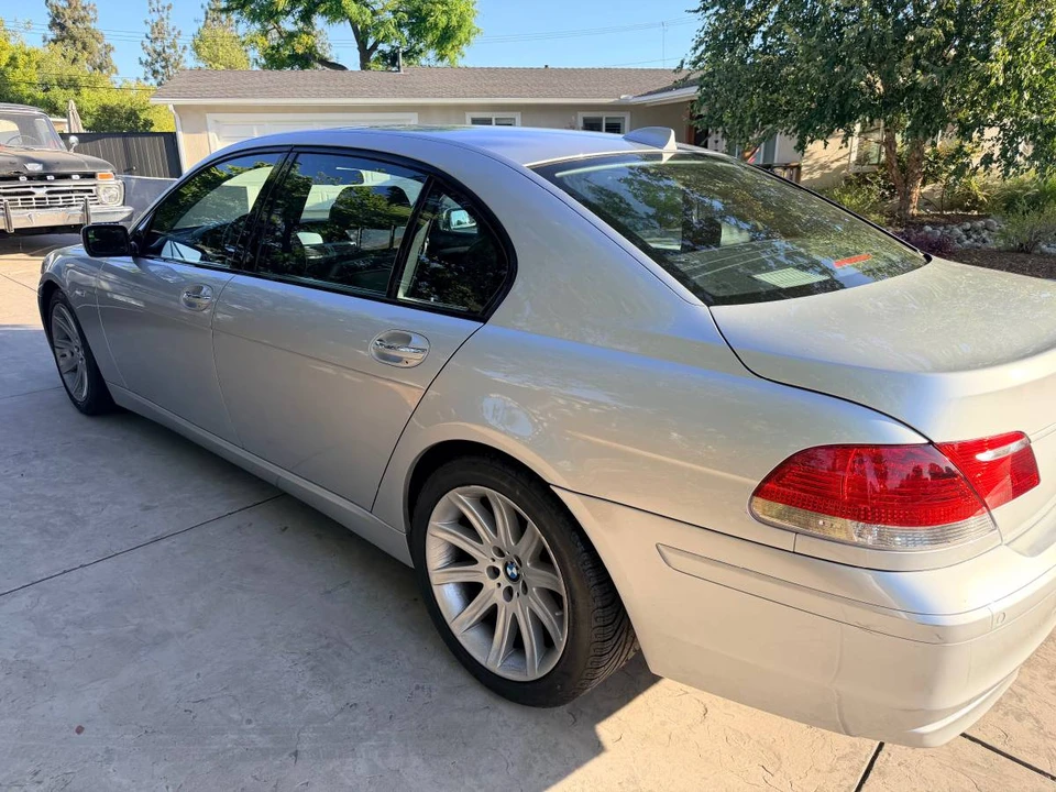 2006 BMW E65/E66 750i & 760i Sedan - Image 2 of 11