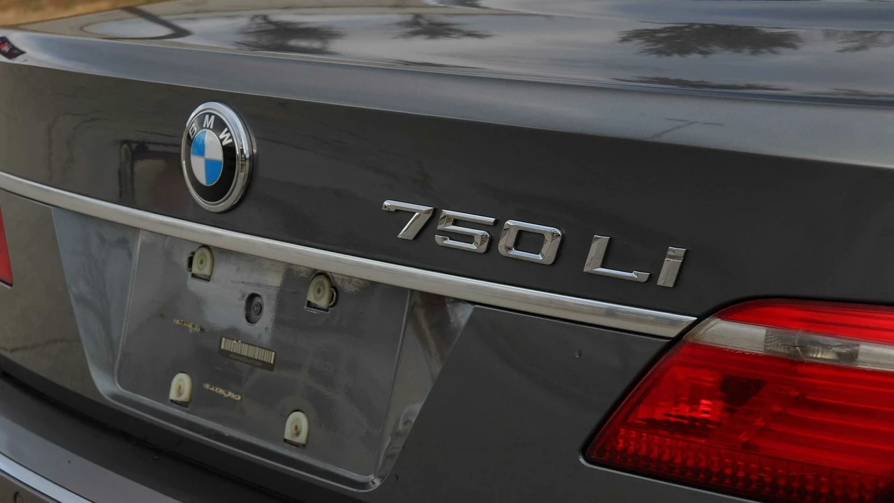 2006 BMW E65/E66 750i & 760i Sedan - Image 10 of 21