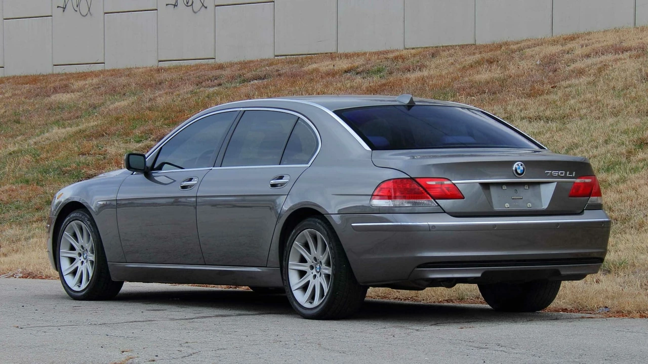 2006 BMW E65/E66 750i & 760i Sedan - Image 13 of 21