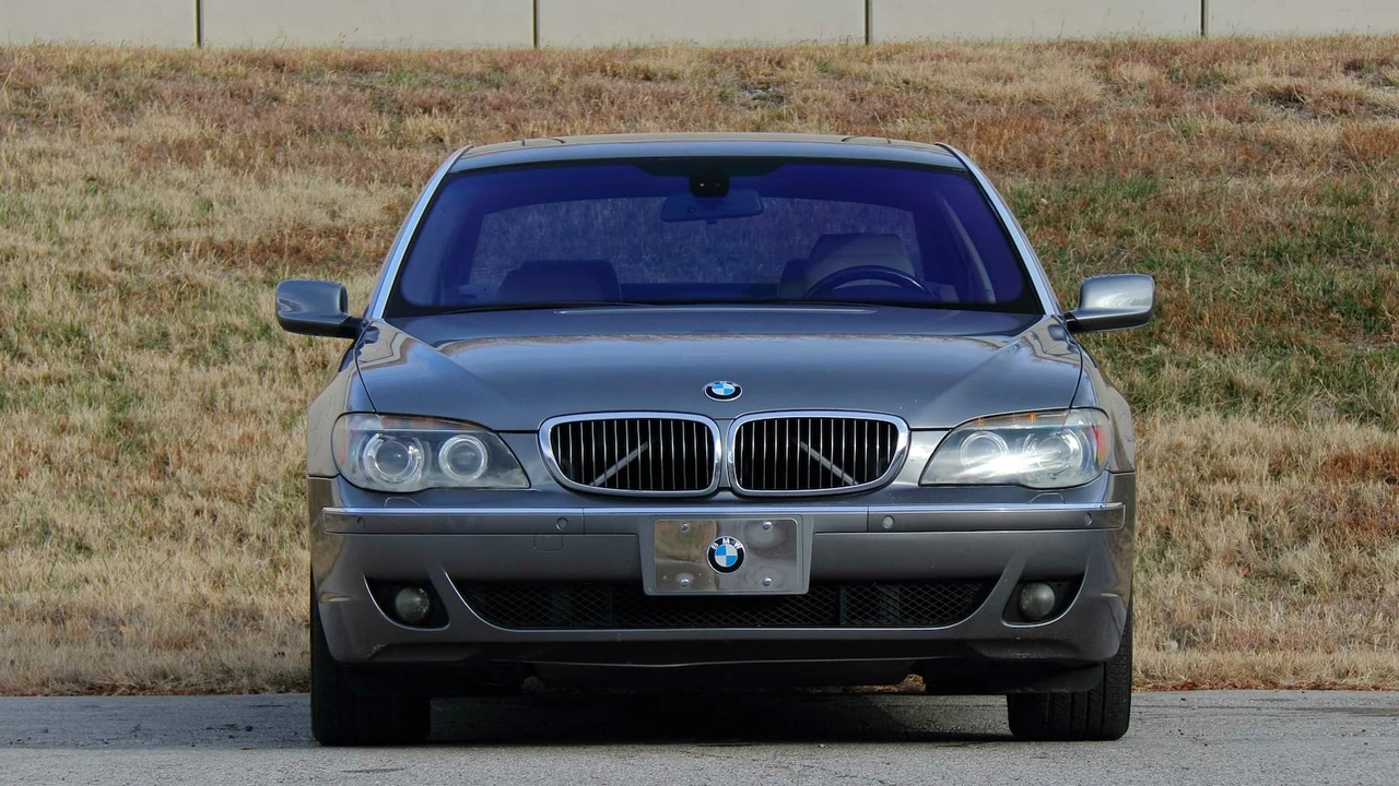 2006 BMW E65/E66 750i & 760i Sedan - Image 14 of 21