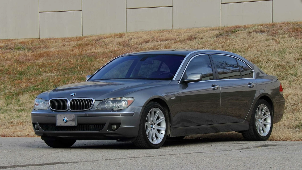 2006 BMW E65/E66 750i & 760i Sedan - Image 17 of 21