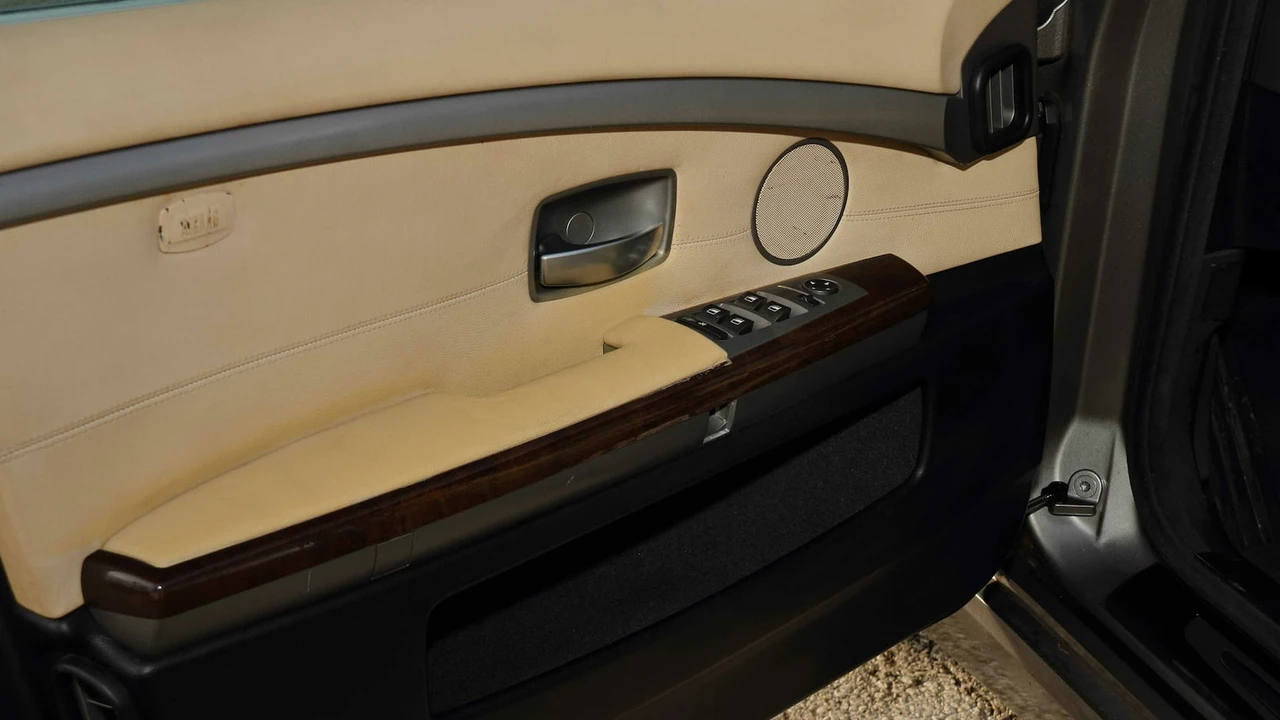 2006 BMW E65/E66 750i & 760i Sedan - Image 20 of 21