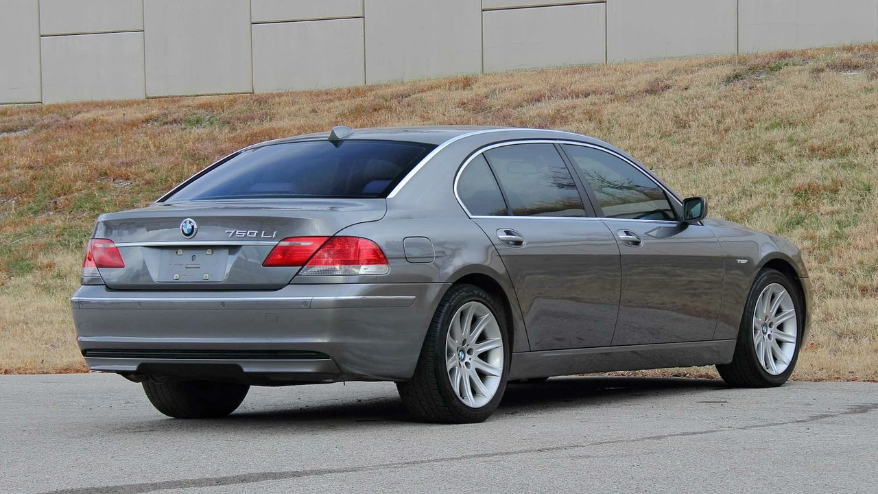 2006 BMW E65/E66 750i & 760i Sedan - Image 3 of 21