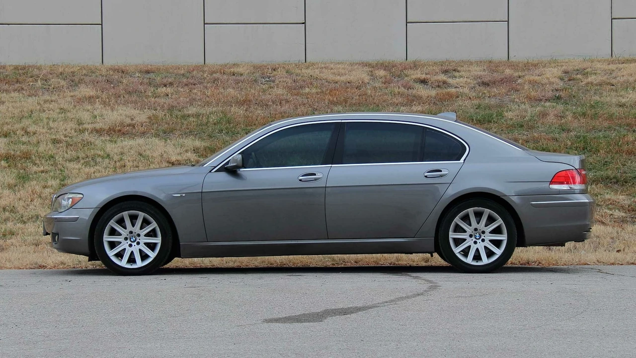 2006 BMW E65/E66 750i & 760i Sedan - Image 8 of 21