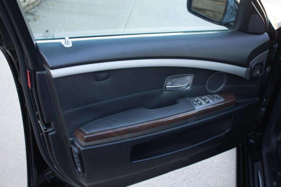 2006 BMW E65/E66 750i & 760i Sedan - Image 9 of 10