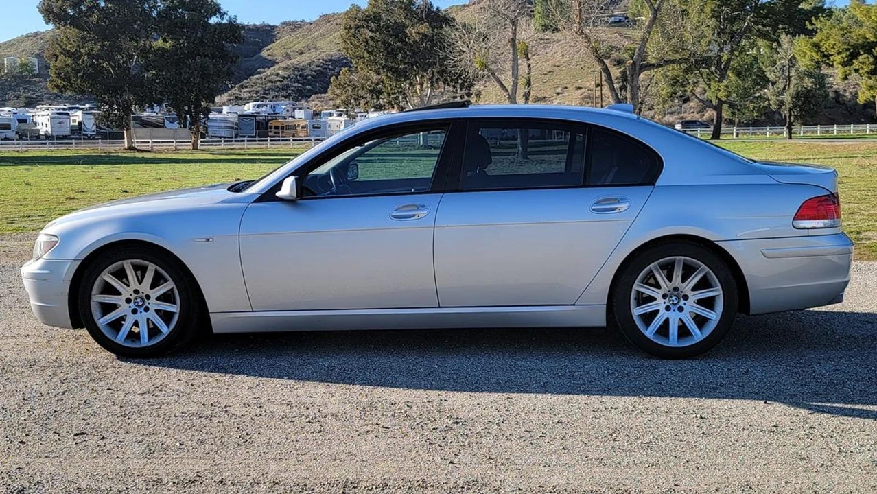 2006 BMW E65/E66 750i & 760i Sedan - Image 11 of 12