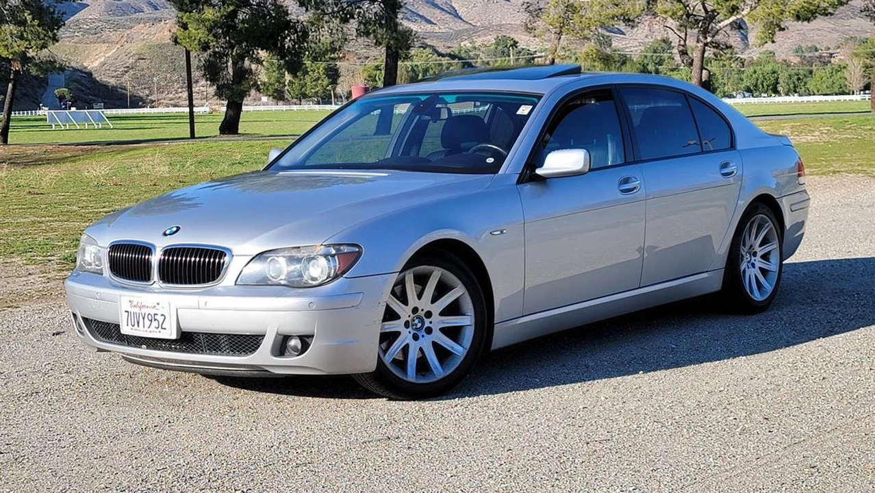 2006 BMW E65/E66 750i & 760i Sedan - Image 2 of 12