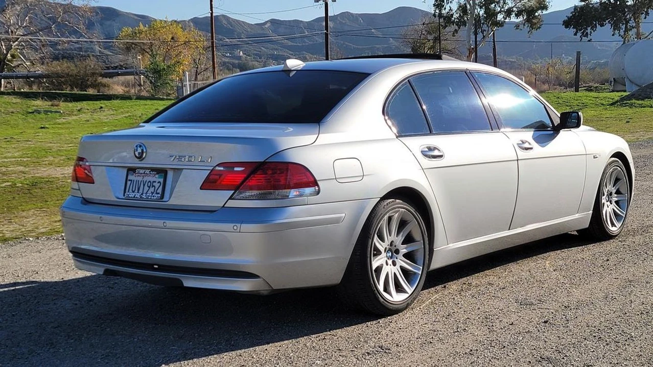 2006 BMW E65/E66 750i & 760i Sedan - Image 7 of 12