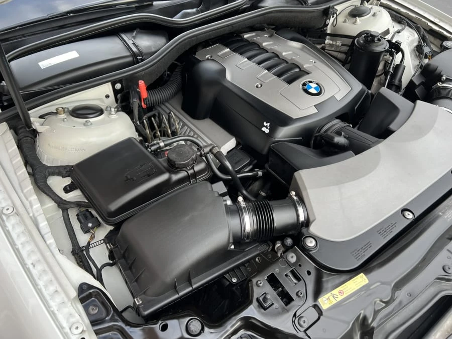 2006 BMW E65/E66 750i & 760i Sedan - Image 9 of 10