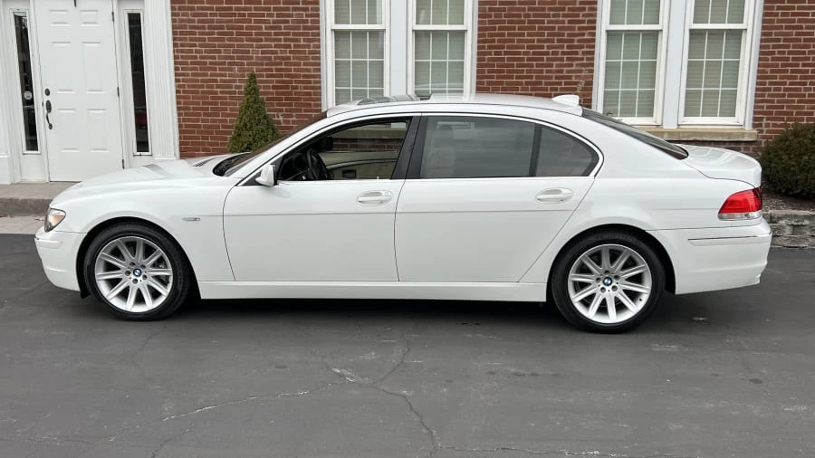 2006 BMW E65/E66 750i & 760i Sedan - Image 2 of 10