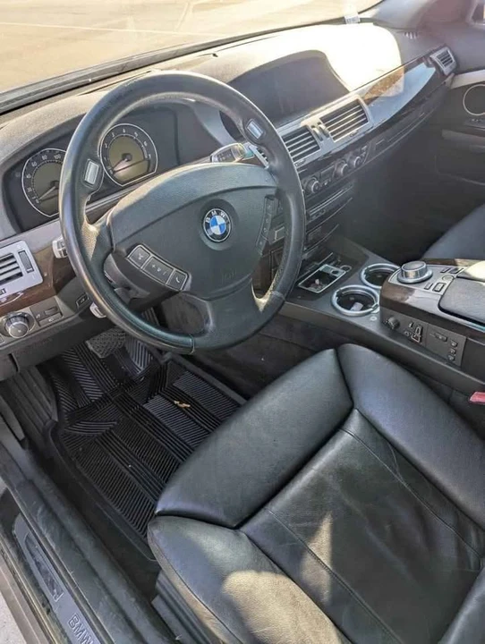 2006 BMW E65/E66 750i & 760i Sedan - Image 8 of 10