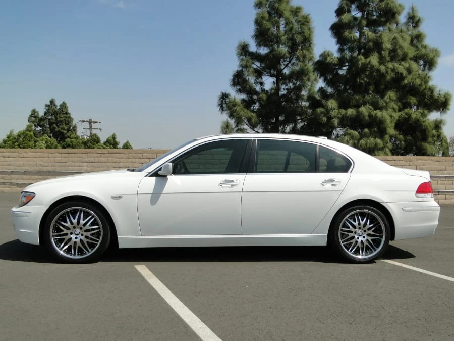 2006 BMW E65/E66 750i & 760i Sedan - Image 2 of 4