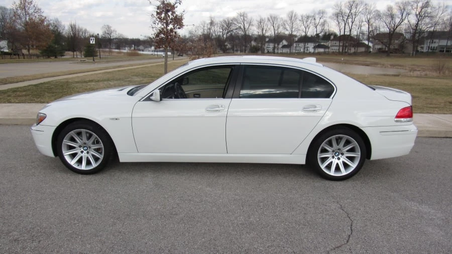 2006 BMW E65/E66 750i & 760i Sedan - Image 2 of 10