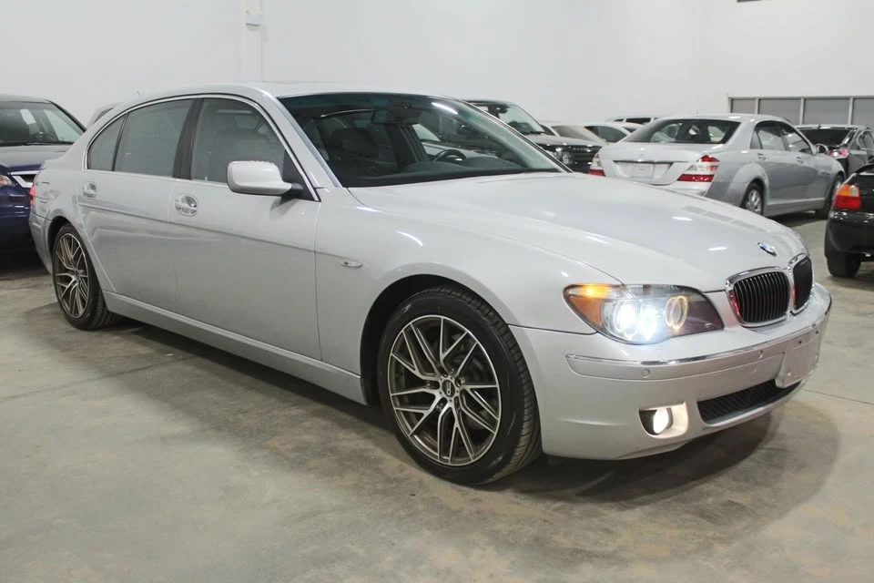 2006 BMW E65/E66 750i & 760i Sedan - Image 2 of 8