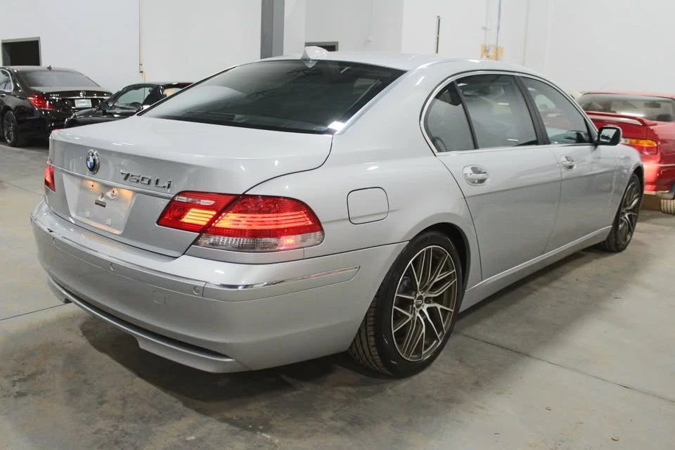 2006 BMW E65/E66 750i & 760i Sedan - Image 3 of 8
