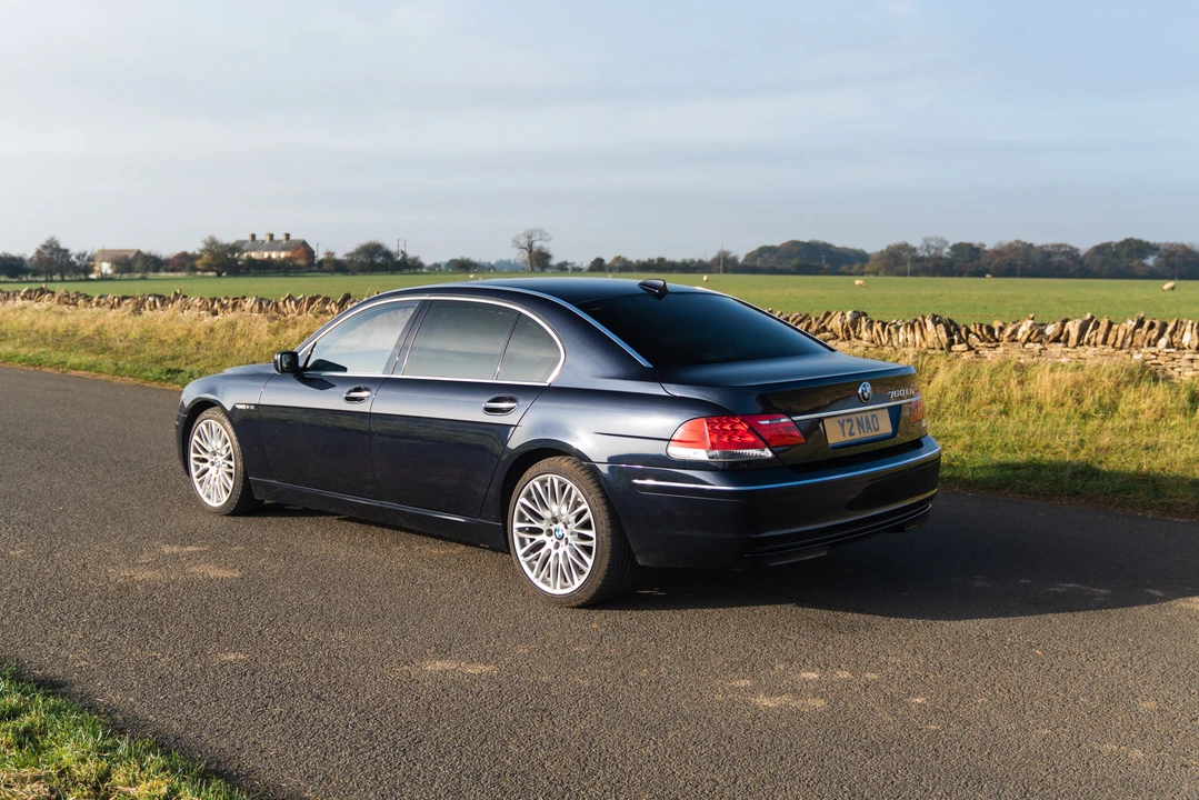 2006 BMW E65/E66 750i & 760i Sedan - Image 13 of 31