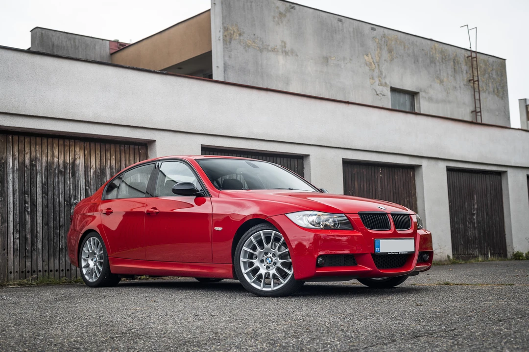 2006 BMW E90 3 Series Sedan - Image 19 of 31