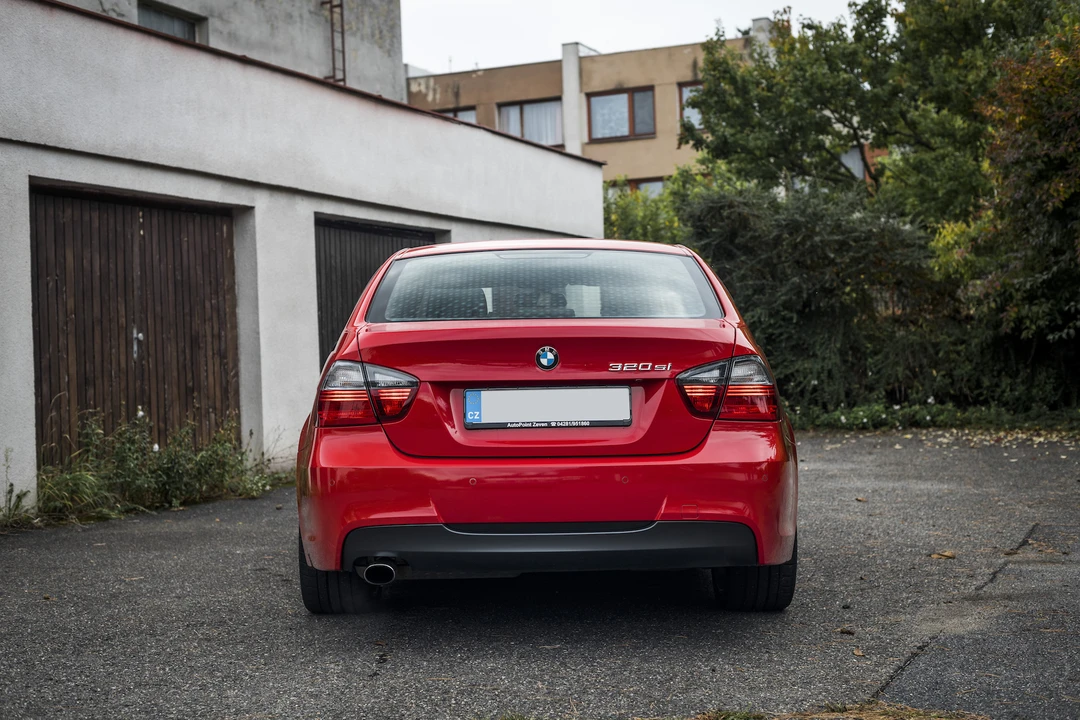 2006 BMW E90 3 Series Sedan - Image 7 of 31