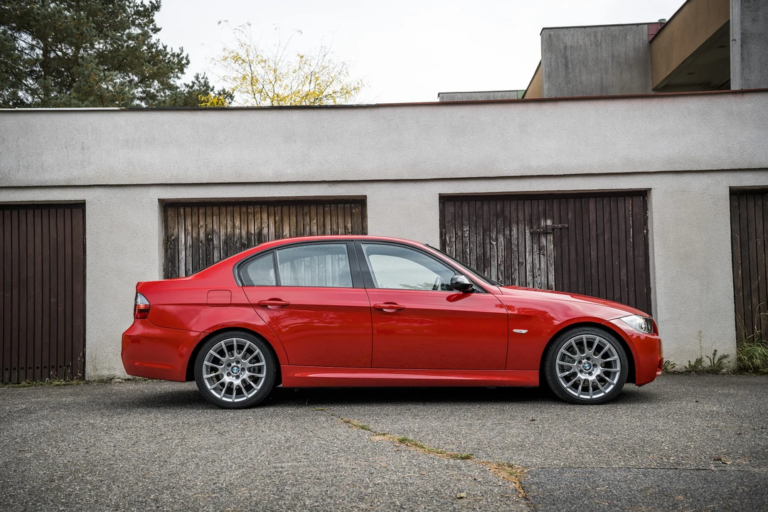 2006 BMW E90 3 Series Sedan - Image 14 of 31