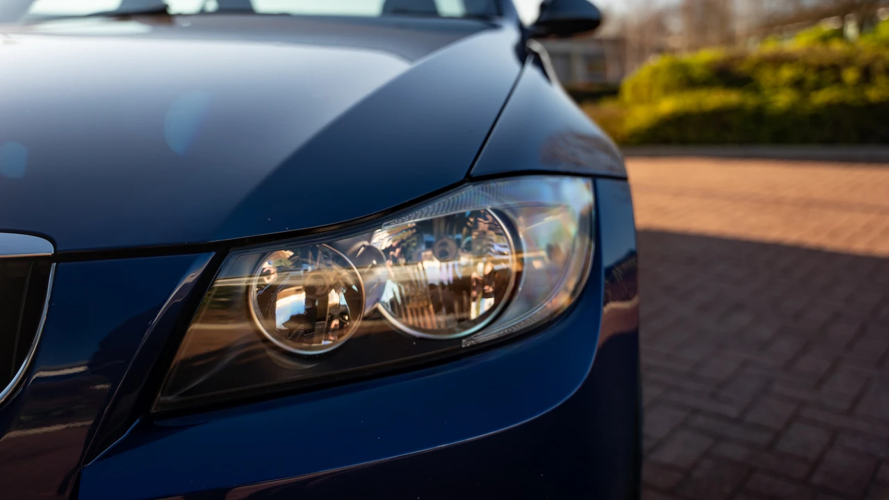 2006 BMW E90 3 Series Sedan - Image 19 of 31