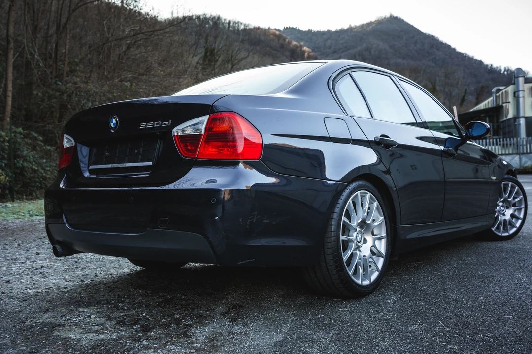 2006 BMW E90 3 Series Sedan - Image 13 of 31