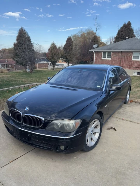 2006 BMW E65/E66 750i & 760i Sedan - Image 2 of 3