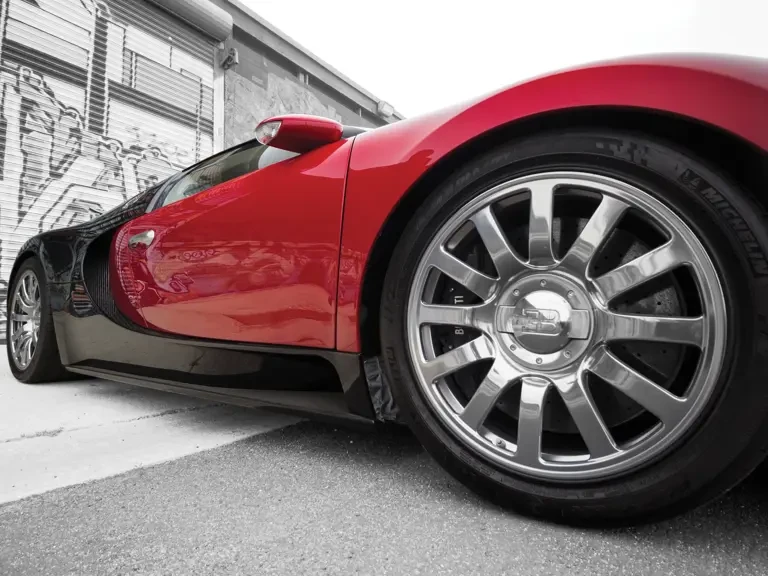 2006 Bugatti Veyron - Image 16 of 31