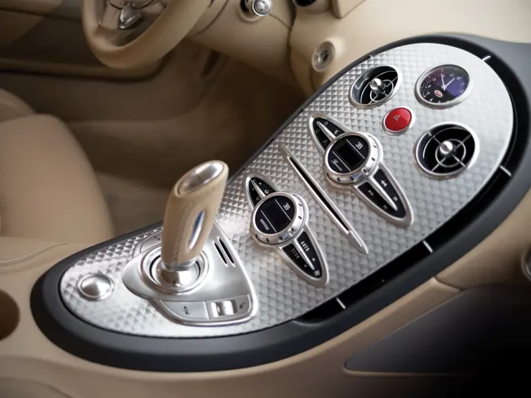 2006 Bugatti Veyron - Image 23 of 31