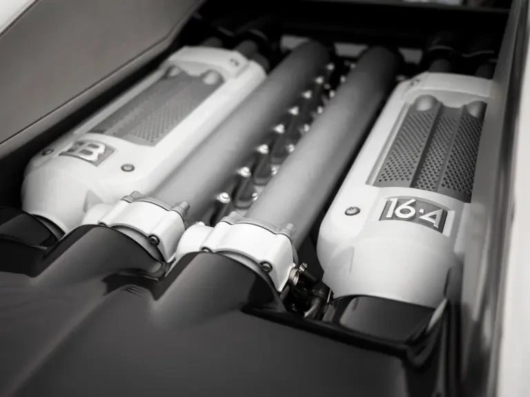 2006 Bugatti Veyron - Image 6 of 31