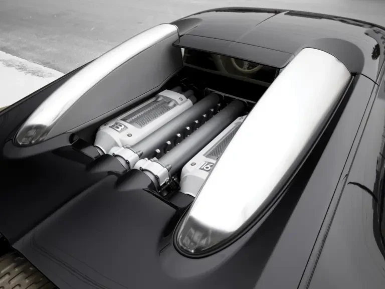 2006 Bugatti Veyron - Image 29 of 31